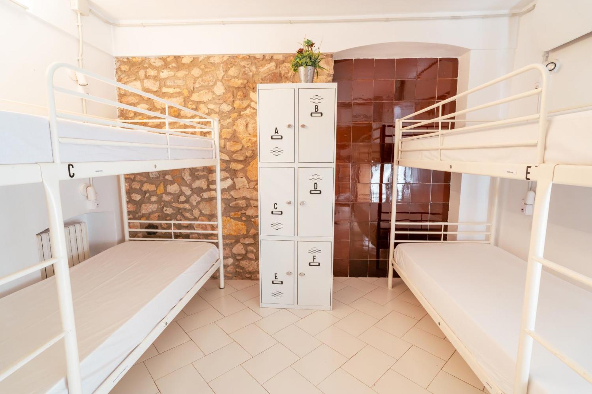 Bed in 6-Bed Female Dormitory Room,1501498714:JPEG
