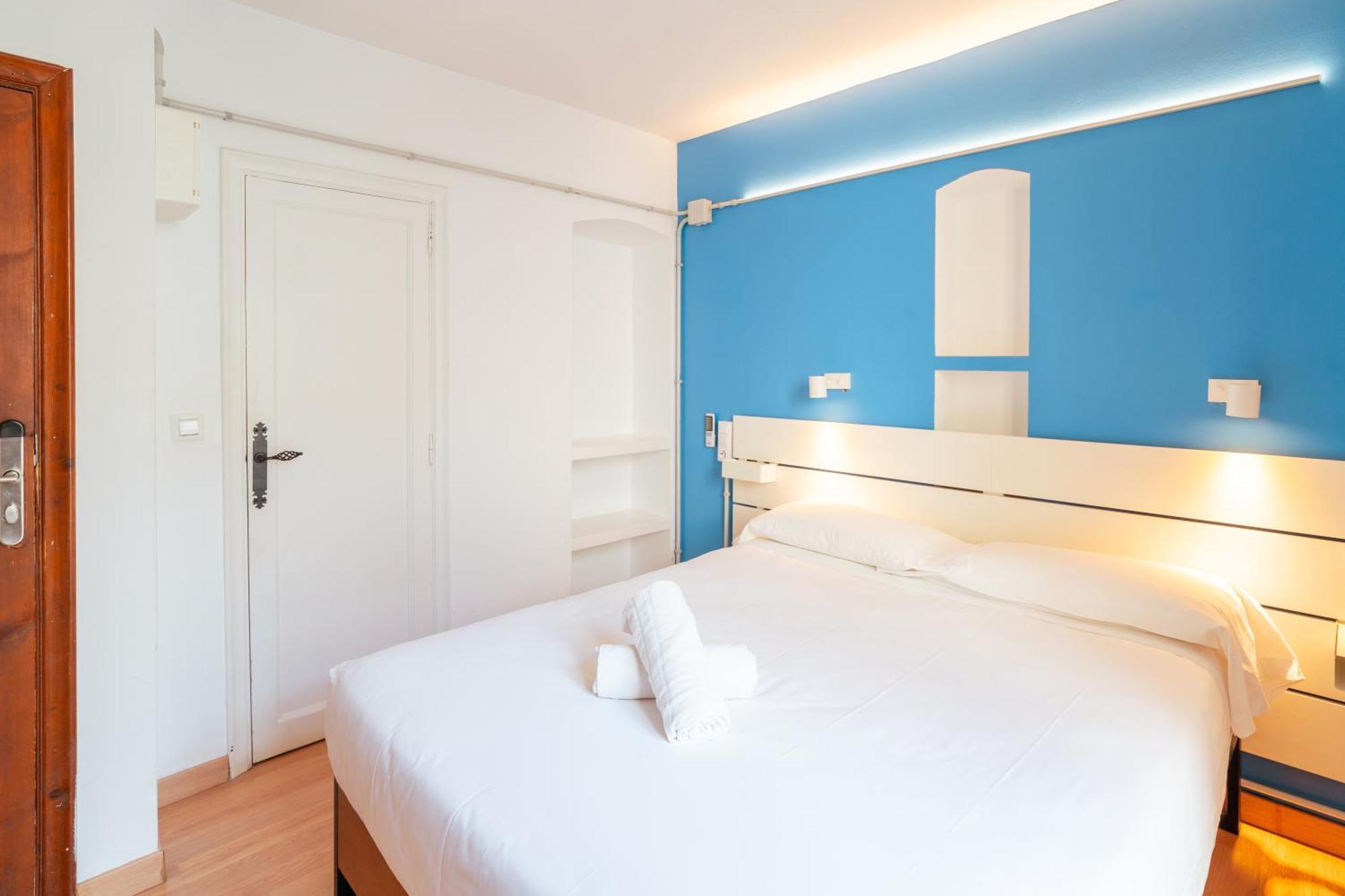 Double Room,1499330203:JPEG